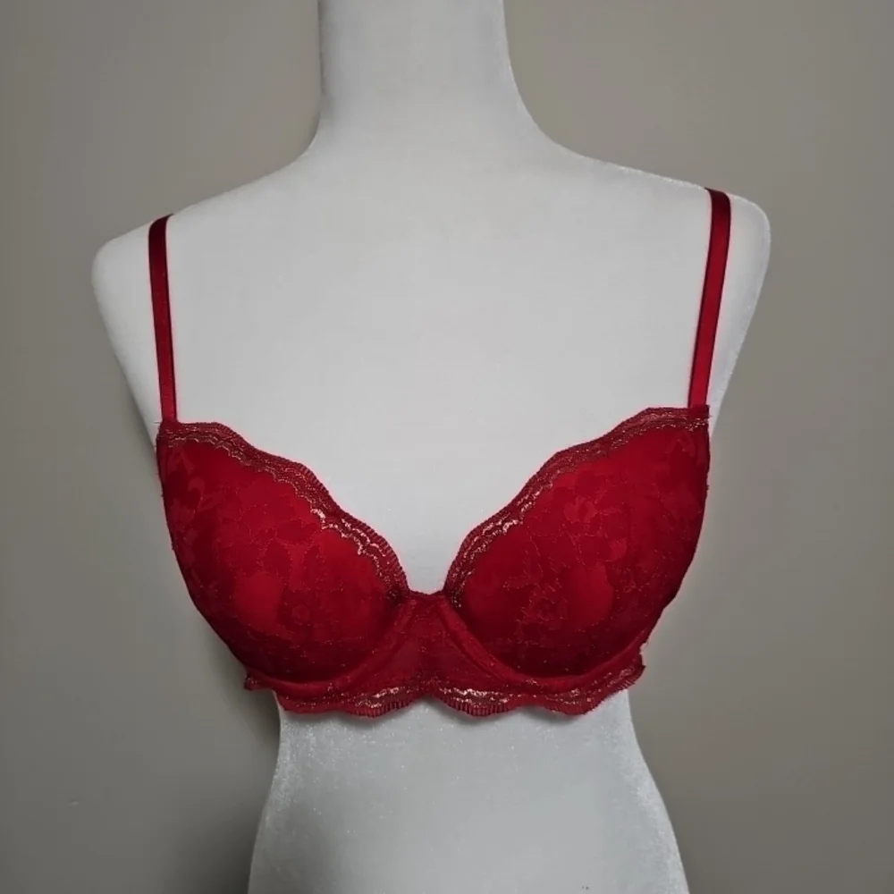 Victoria's Secret Crimson Lace Underwire Bra - Picture 1 of 8